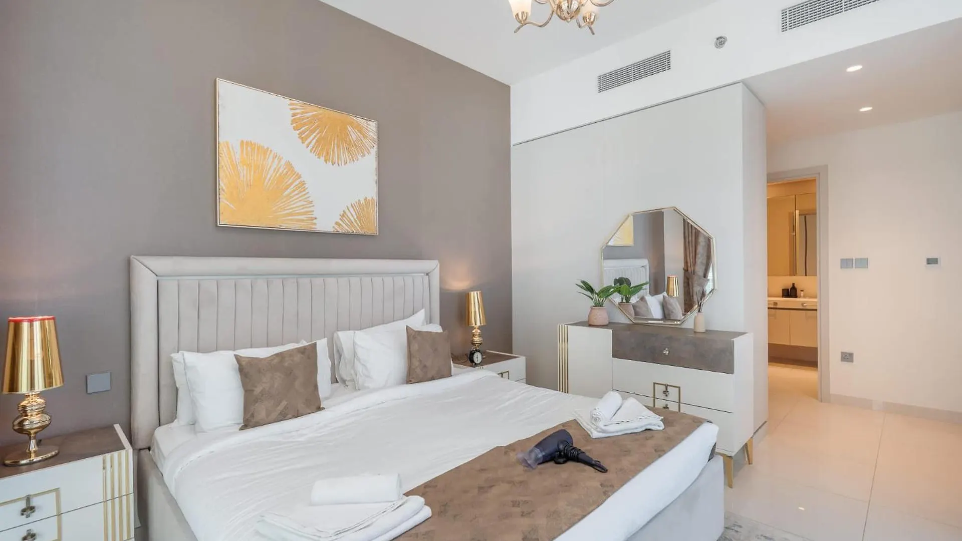 2 Bedroom In Emaar Beachfront With Beautiful Views Dubai Apartment