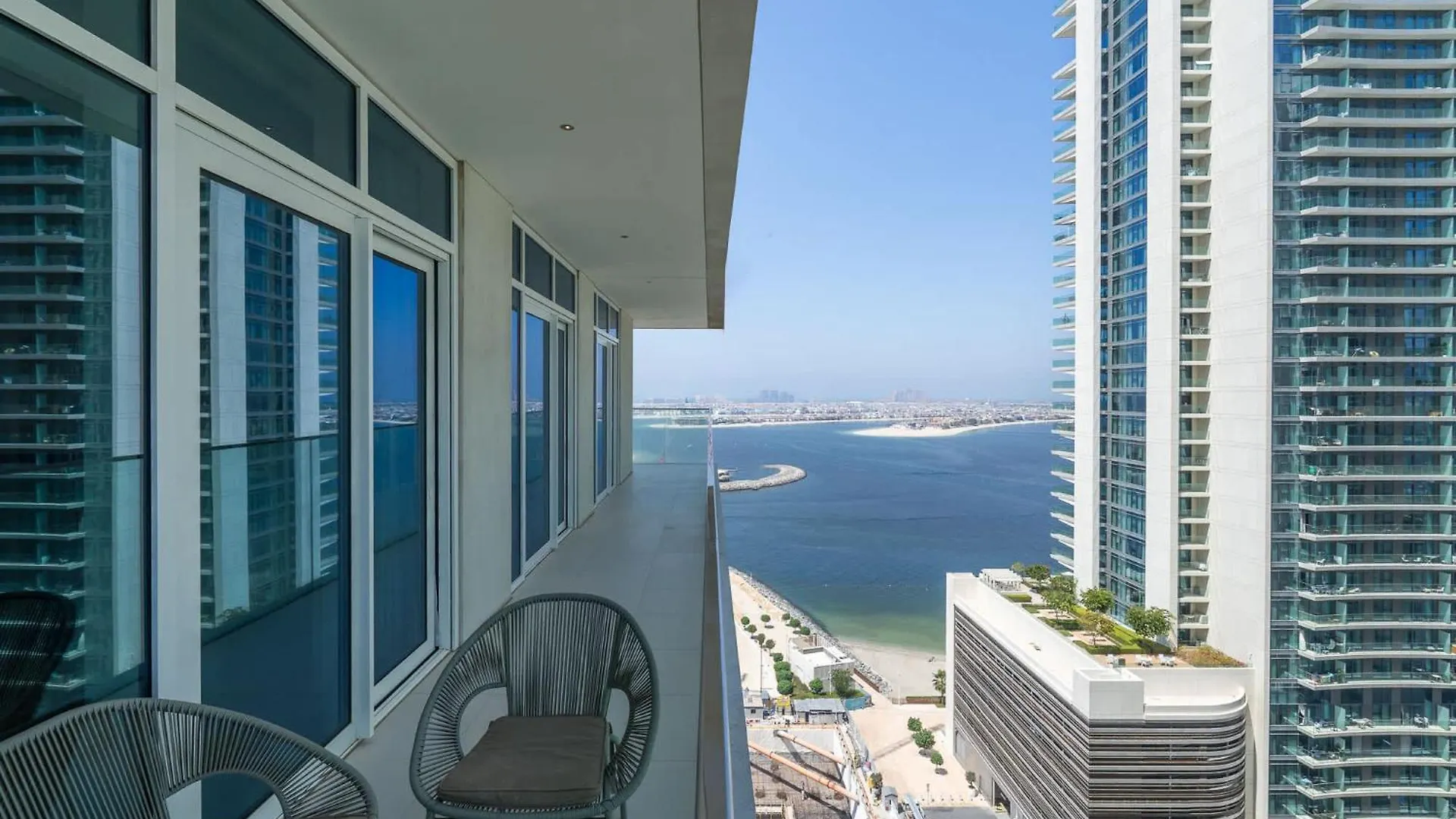 2 Bedroom In Emaar Beachfront With Beautiful Views Dubai 0*,